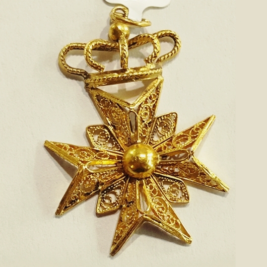 18ct 18kt Gold filigree Maltese Cross Heraldic Crown