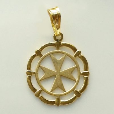 9ct Gold Maltese Cross framed circle pendant 1.5cm