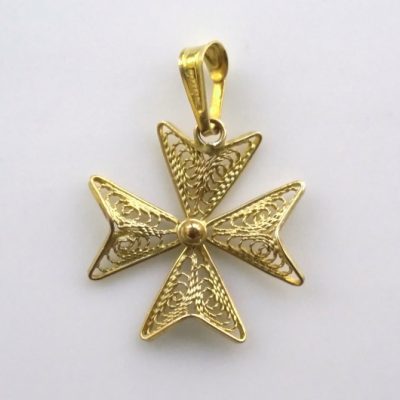 9ct Gold filigree Maltese Cross pendant 1.8cm